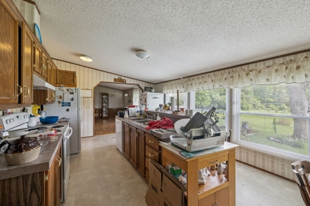 Country Home for Sale in Hickman County, Tennessee - image 13