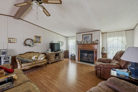 Country Home for Sale in Hickman County, Tennessee - image 9