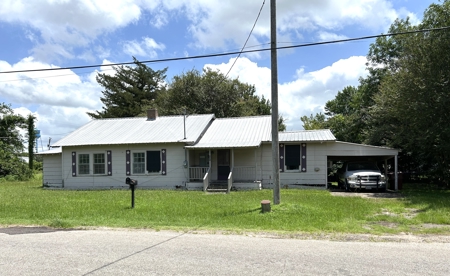Starter or Investment Home For Sale in Bogata TX - image 1
