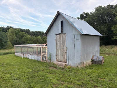 Spacious Country Living on 19+ Acres! - image 7