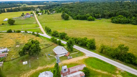 Country Home For Sale Edwards, Mo - image 32