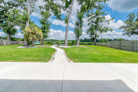 Charming Home For Sale in Fanning Springs, FL - image 14