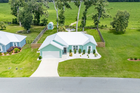 Charming Home For Sale in Fanning Springs, FL - image 4