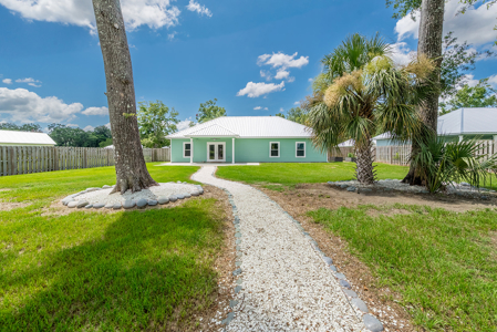 Charming Home For Sale in Fanning Springs, FL - image 6