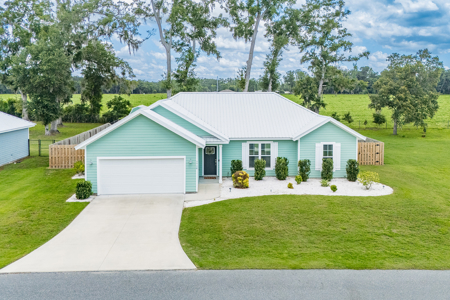 Charming Home For Sale in Fanning Springs, FL - image 3