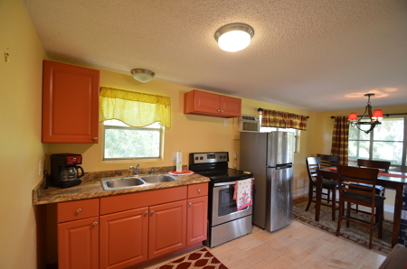 Beautiful secluded Creekside Stilt Cabin in Arcadia, Florida! - image 9