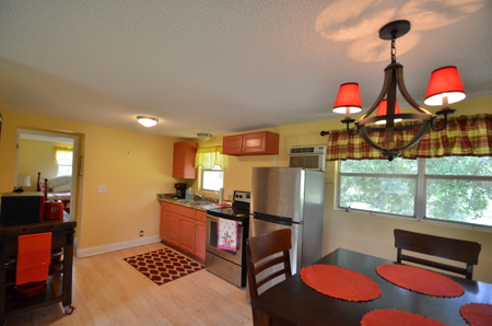 Beautiful secluded Creekside Stilt Cabin in Arcadia, Florida! - image 7