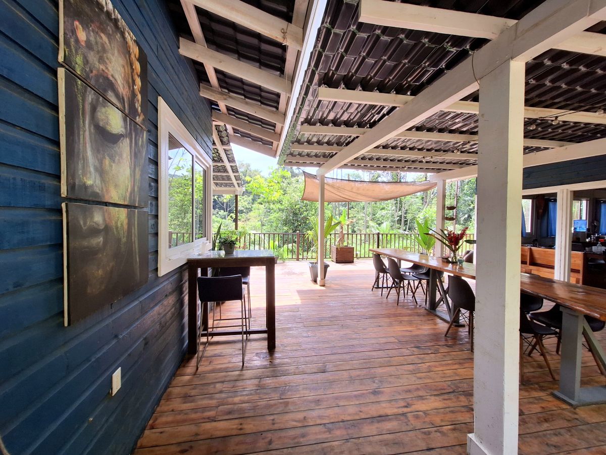 Off-Grid Eco Home, Built 2022 — Plastic Bottle Village, Isla Colón - 25