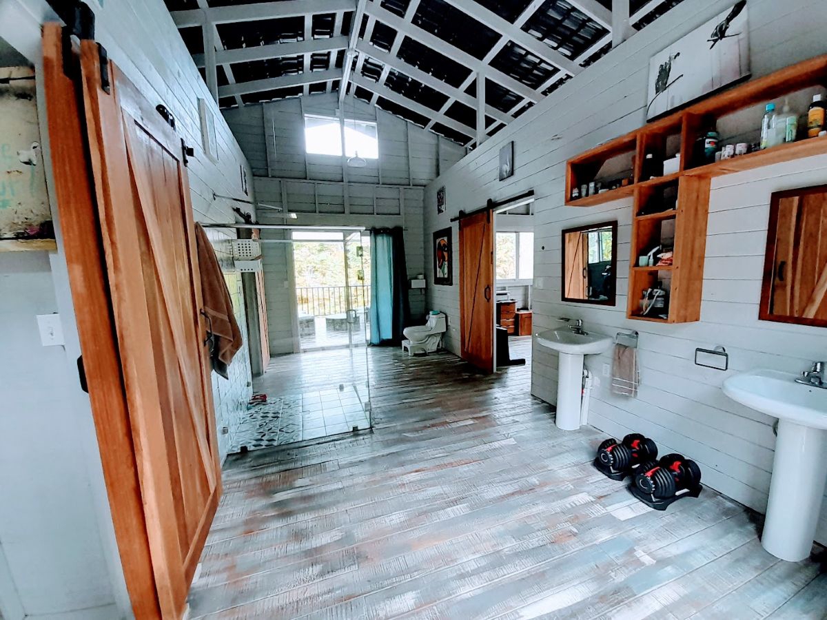 Off-Grid Eco Home, Built 2022 — Plastic Bottle Village, Isla Colón - 17