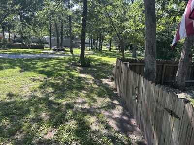 So. Grand Lake Cabin, NE OK, 2 b, 1 ba, 1 acre, Recently Updated - image 9