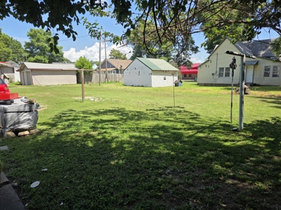 Charming 3 Bedroom Ranch Style Home in Wynnewood - image 20