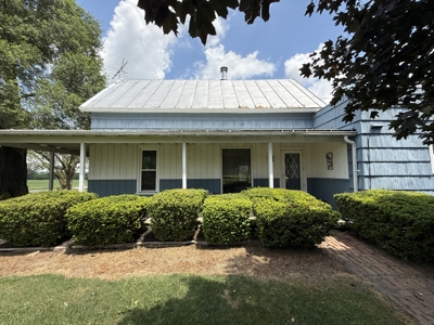 Country Home Auction- THURS., JULY 31ST @ 6PM - image 4