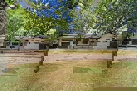 Pryor, Oklahoma Home in Town For Sale - image 1