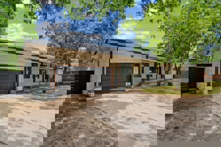 Pryor, Oklahoma Home in Town For Sale - image 2