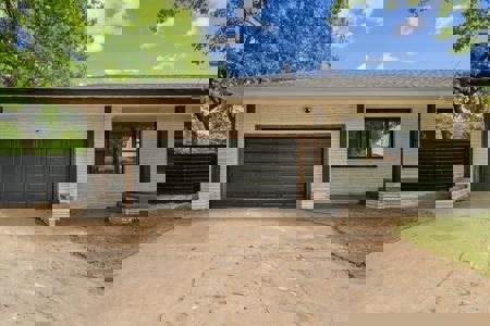 Pryor, Oklahoma Home in Town For Sale - image 3
