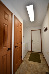 One-Level Living Near the Golf Course - image 13