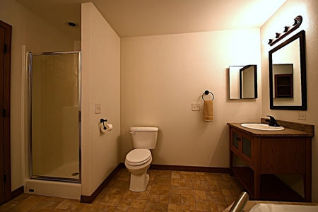 One-Level Living Near the Golf Course - image 8