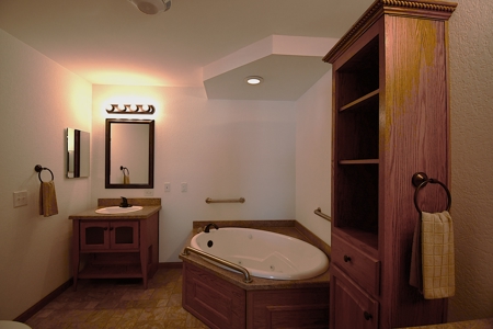 One-Level Living Near the Golf Course - image 7