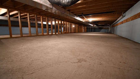 One-Level Living Near the Golf Course - image 17