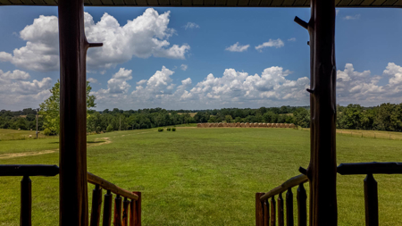 Secluded Log Home Retreat with Stunning Views in the Ozarks - image 7