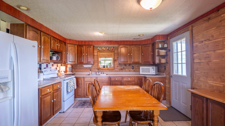 Secluded Log Home Retreat with Stunning Views in the Ozarks - image 14