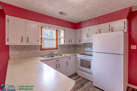 Online Only Absolute Auction - 3 Bed 2 Bath Brick Home Albany, Ky - image 11