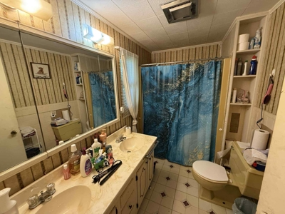 3-Bedroom Home Waiting for Your Personal Touch! - image 27