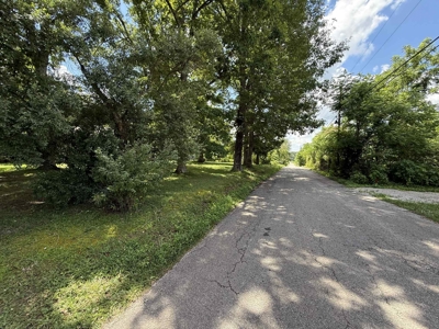 3-Bedroom Home Waiting for Your Personal Touch! - image 9