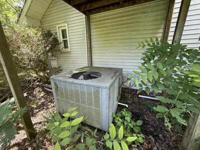 3-Bedroom Home Waiting for Your Personal Touch! - image 6