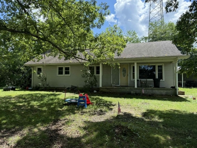 3-Bedroom Home Waiting for Your Personal Touch! - image 1