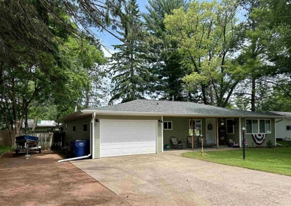 Ranch Home For Sale in Waupaca near Chain O' Lakes - image 3