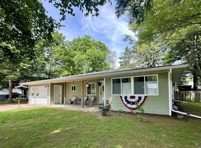 Ranch Home For Sale in Waupaca near Chain O' Lakes - image 1