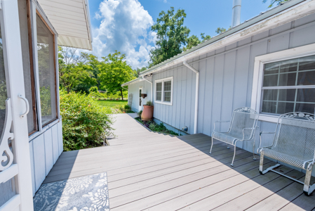 Cozy County Home for Sale in Branford, Florida - image 10