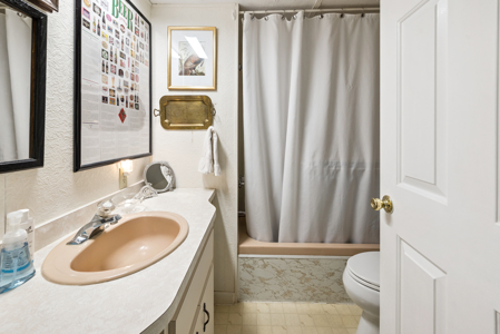 Cozy County Home for Sale in Branford, Florida - image 16