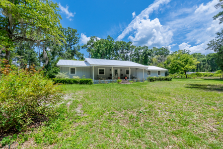 Cozy County Home for Sale in Branford, Florida - image 49