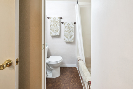 Cozy County Home for Sale in Branford, Florida - image 12