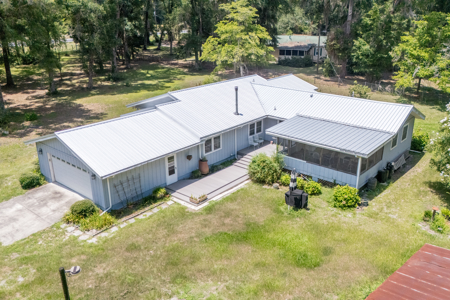 Cozy County Home for Sale in Branford, Florida - image 2