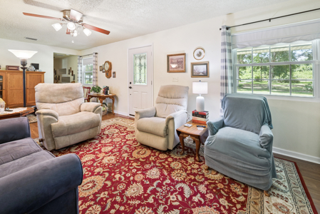 Cozy County Home for Sale in Branford, Florida - image 45