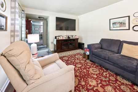 Cozy County Home for Sale in Branford, Florida - image 46