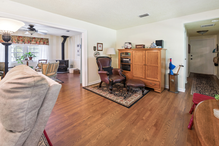 Cozy County Home for Sale in Branford, Florida - image 47