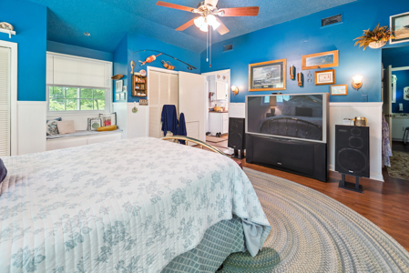 Cozy County Home for Sale in Branford, Florida - image 32