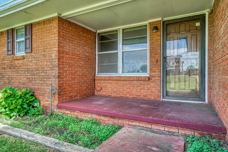 3 Bed 2 Bath Home for Sale Clinton, OK - image 2