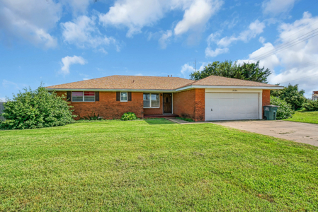 3 Bed 2 Bath Home for Sale Clinton, OK - image 1