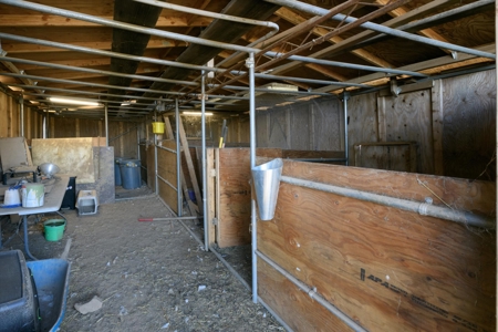 Vacaville, CA Mountaintop 160 Acre Off Grid 4 Bed /3 Bath Home - image 28