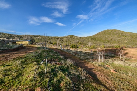 Vacaville, CA Mountaintop 160 Acre Off Grid 4 Bed /3 Bath Home - image 22