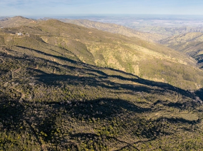 Vacaville, CA Mountaintop 160 Acre Off Grid 4 Bed /3 Bath Home - image 4