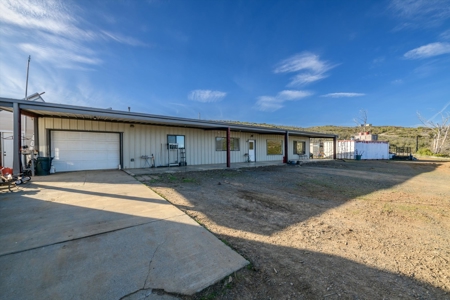 Vacaville, CA Mountaintop 160 Acre Off Grid 4 Bed /3 Bath Home - image 6