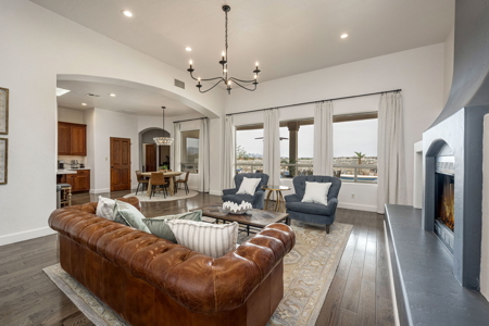 Luxury Desert Oasis in New Mexico - image 8