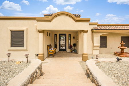Luxury Desert Oasis in New Mexico - image 2