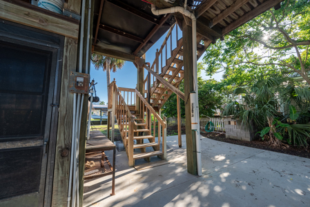 Canal Front Home For Sale in Suwannee, FL - image 17